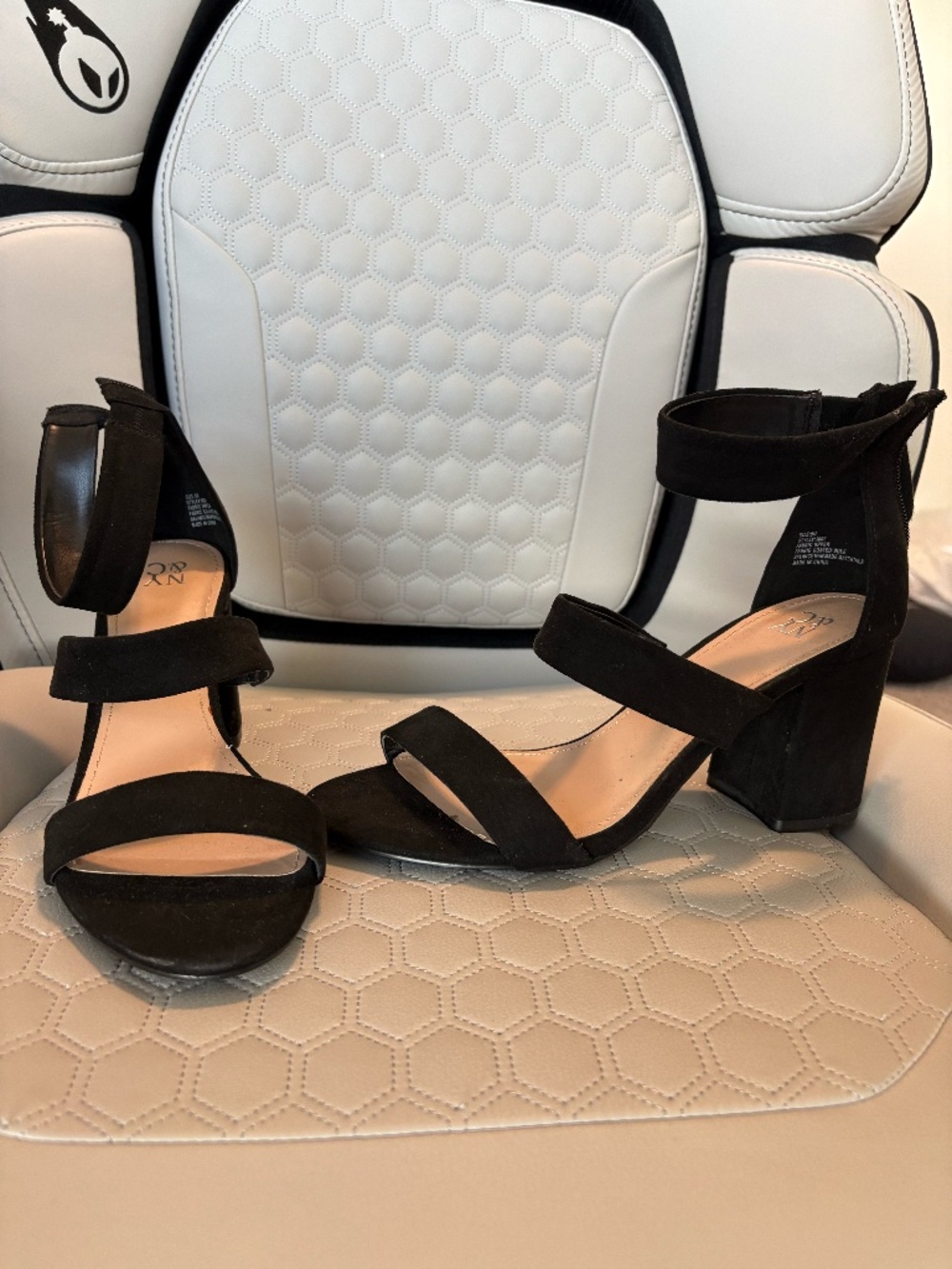 NY&C Block Heel in Black